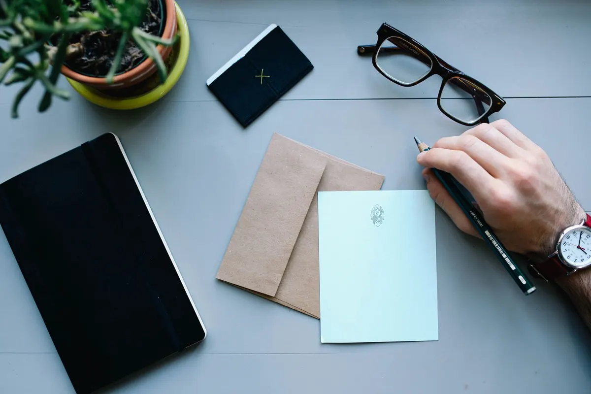 How to Write a Query Letter That UK Literary Agents Will Read