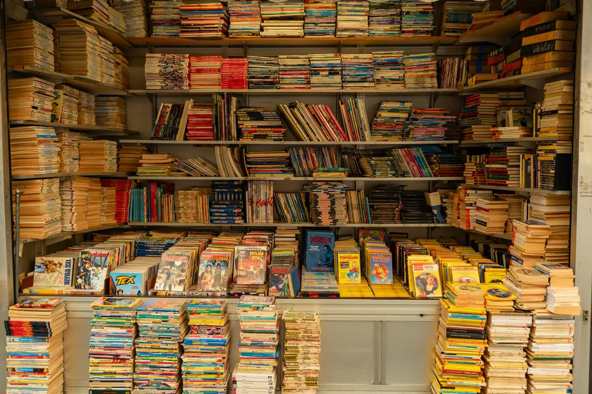 Traditional vs Self-Publishing in the UK: A Beginner's Comparison