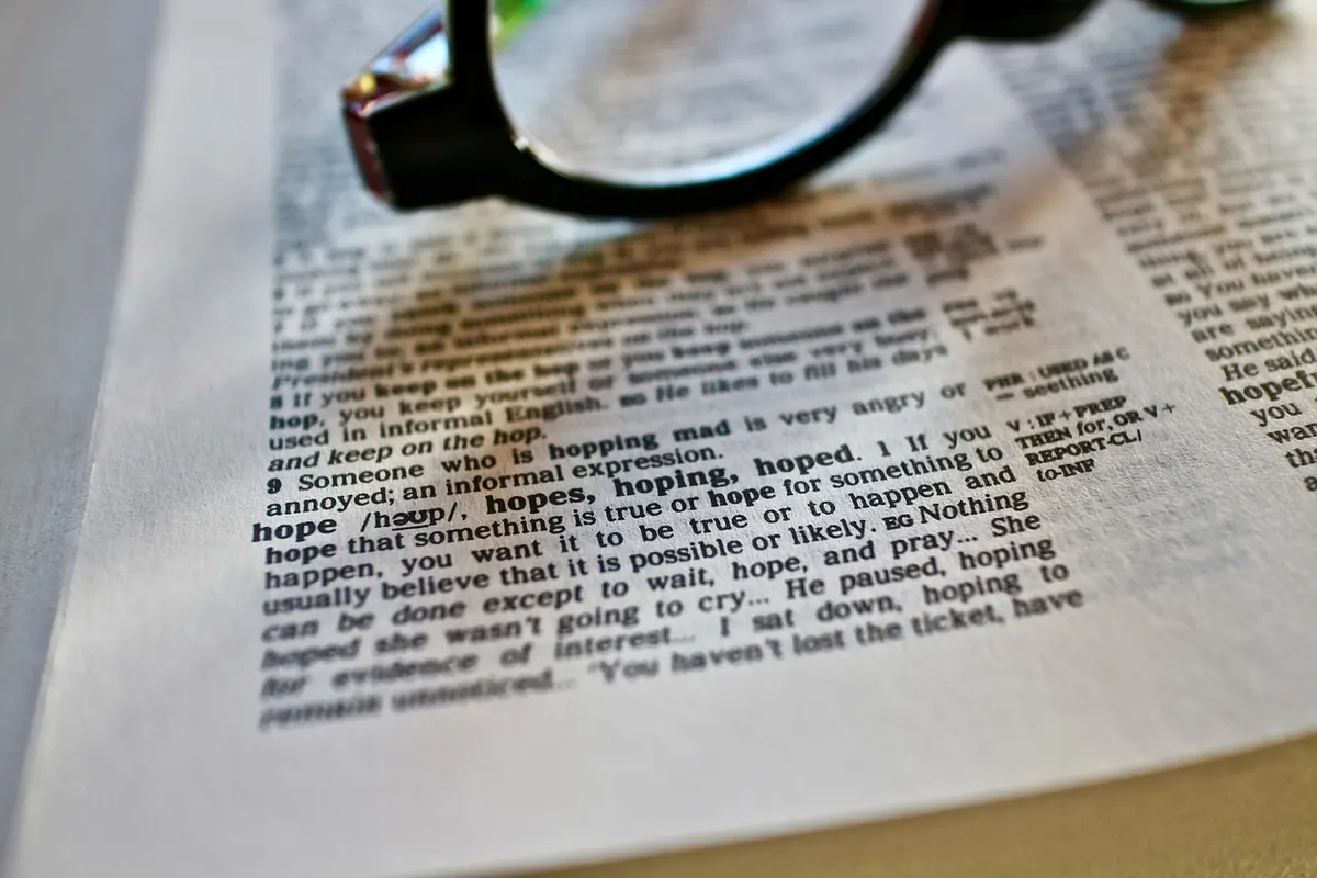 UK vs US English: Common Spelling and Punctuation Mistakes for Writers